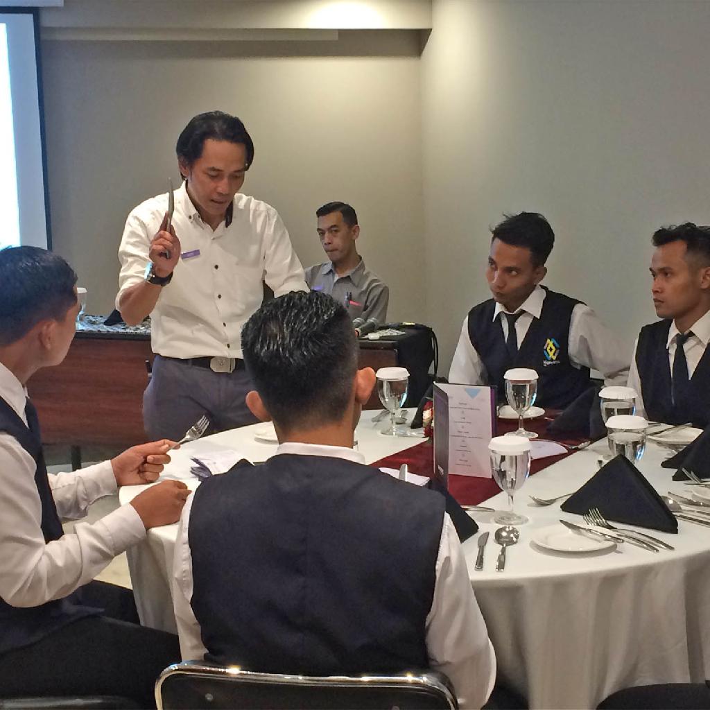 BATCH LIII Table Manner at Hotel Innside by Melia Yogyakarta