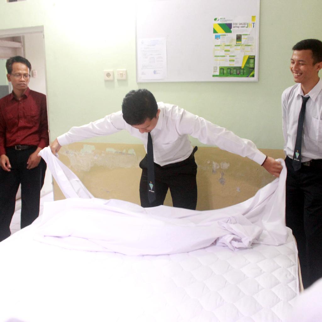 BATCH XLIII Practice Housekeeping 