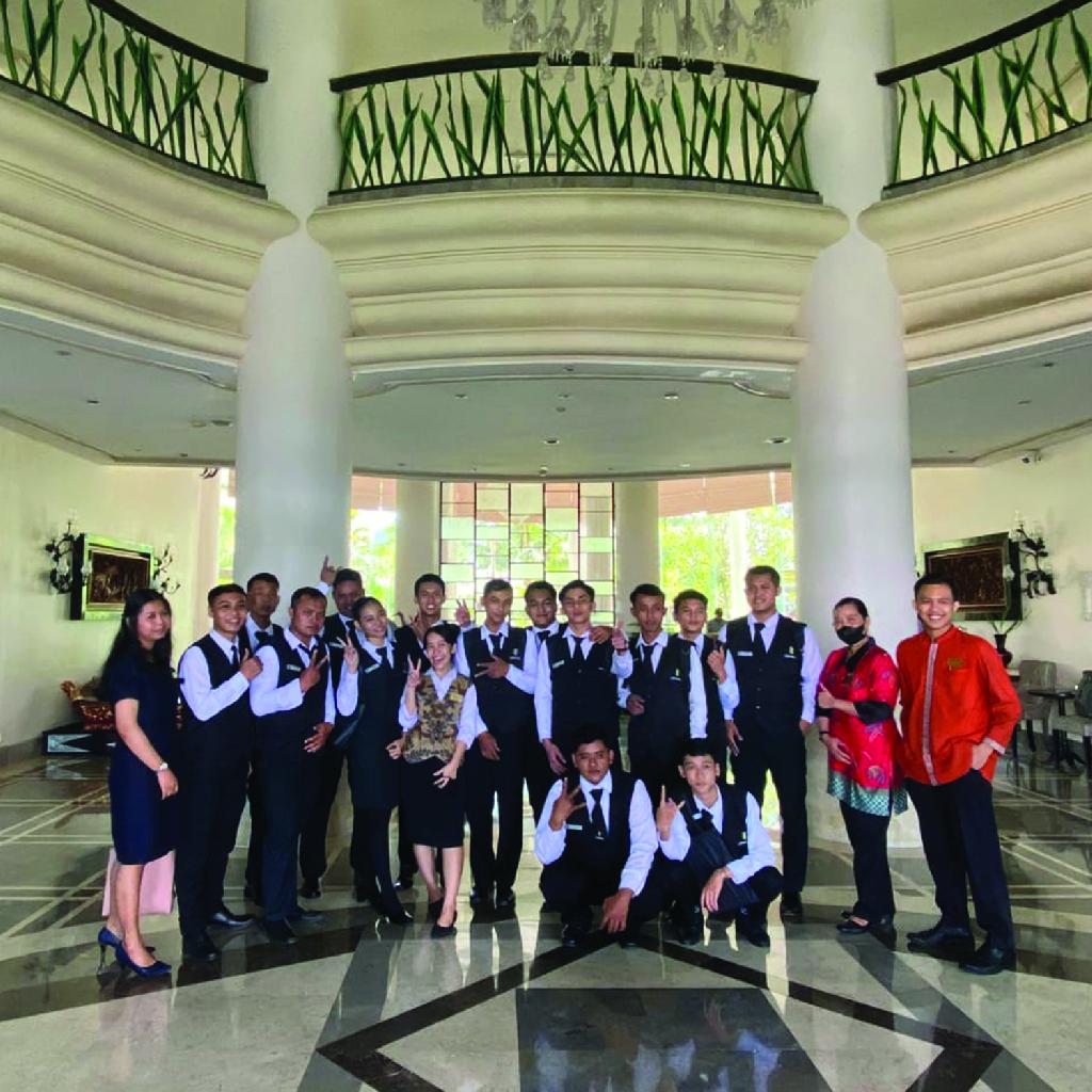 TABLE MANNER & HOTEL TOUR at Meliá Purosani Yogyakarta