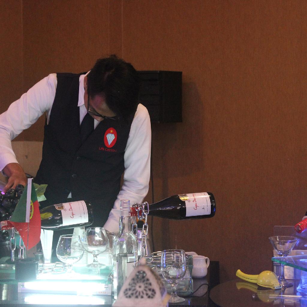 Yohanes Setyaadmadja Practice Bar at Indoluxe